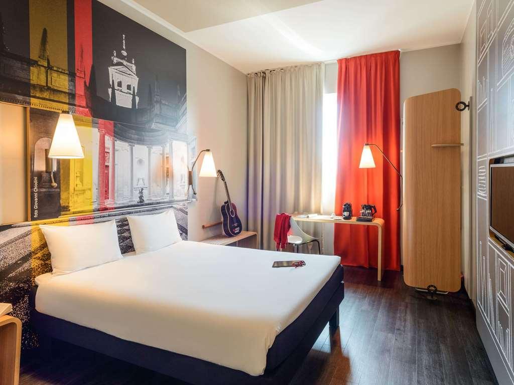 Ibis Milano Fiera Hotel Lainate Room photo