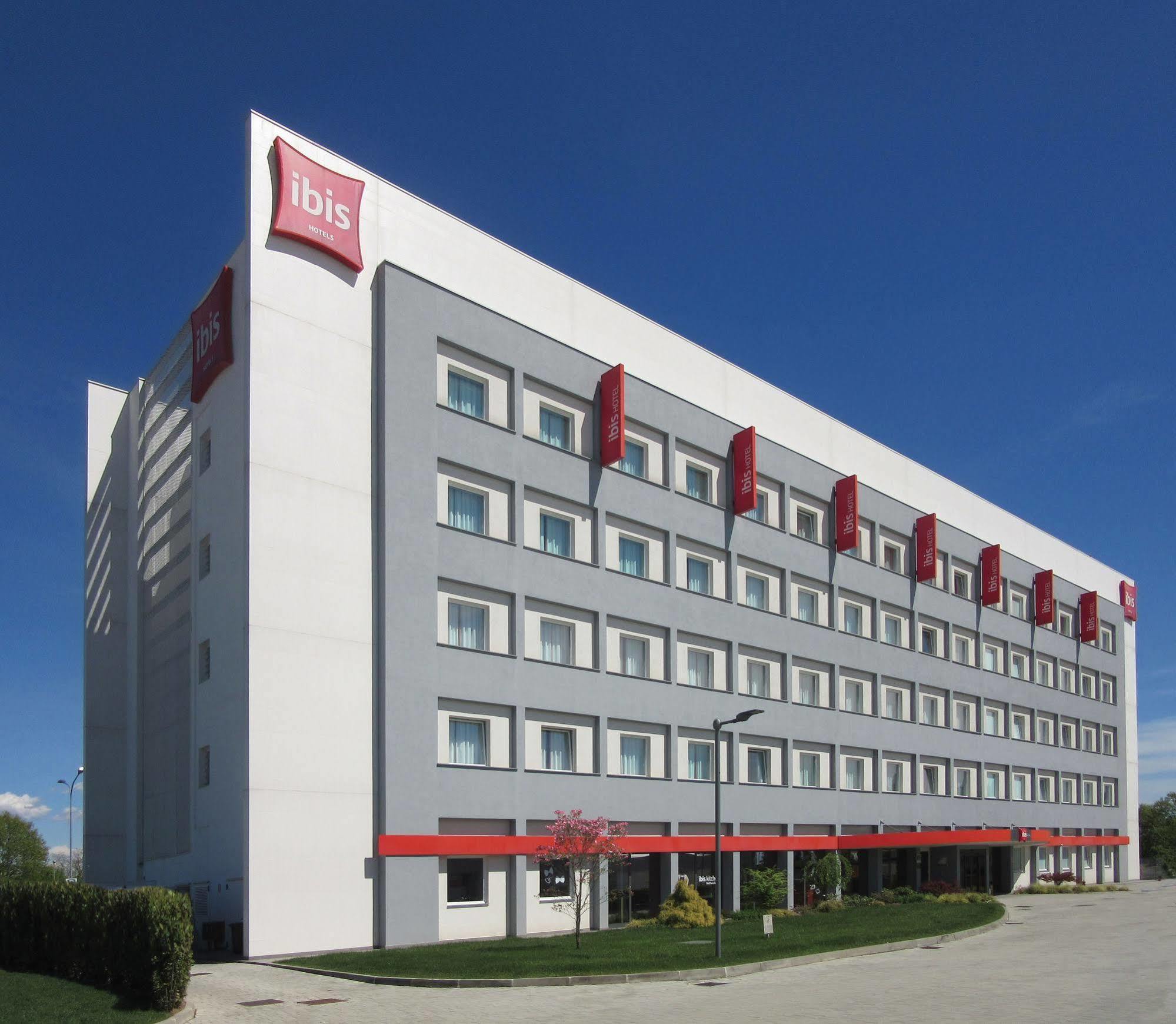 Ibis Milano Fiera Hotel Lainate Exterior photo